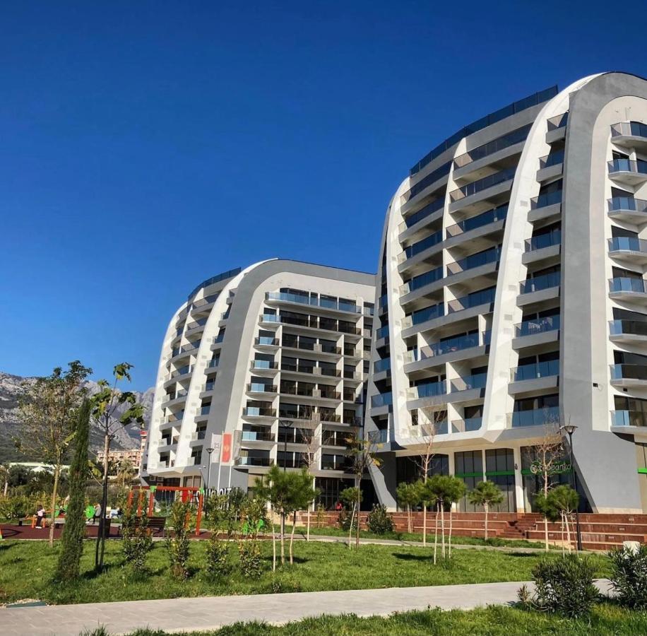 Suncoast Suites Bar Exteriér fotografie