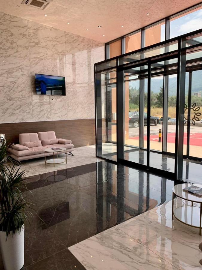 Suncoast Suites Bar Exteriér fotografie